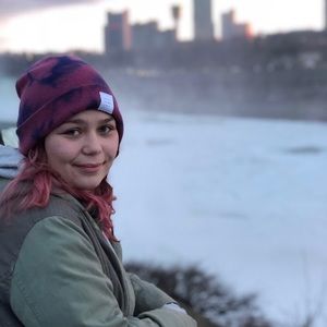 Meet your Posher, Hannah